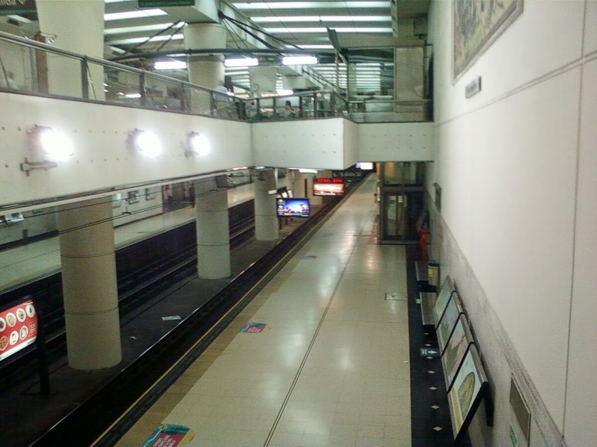 Estación de subte en Cabildo y Juramento