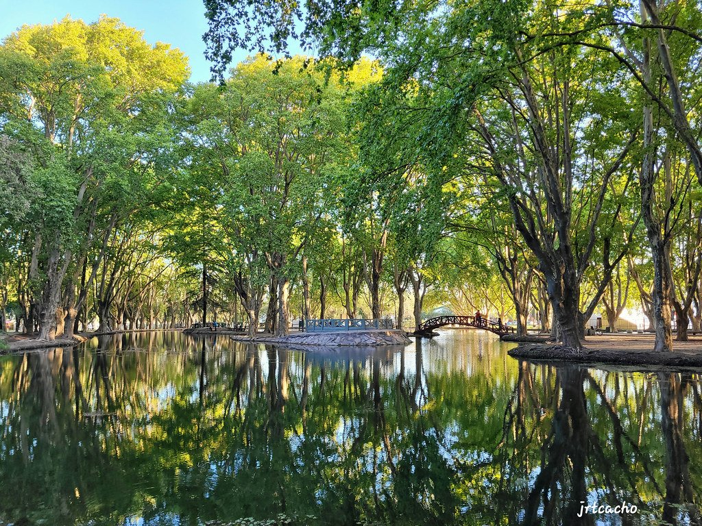 Bello atardecer en el Parque Sarmiento