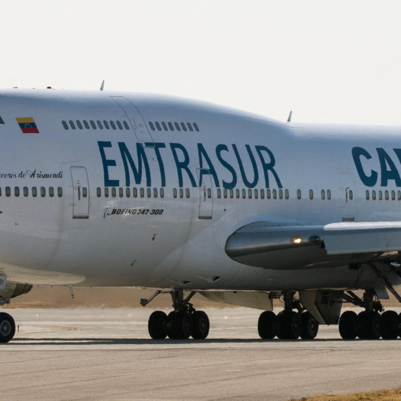 Avión despegando desde Córdoba hacia Buenos Aires