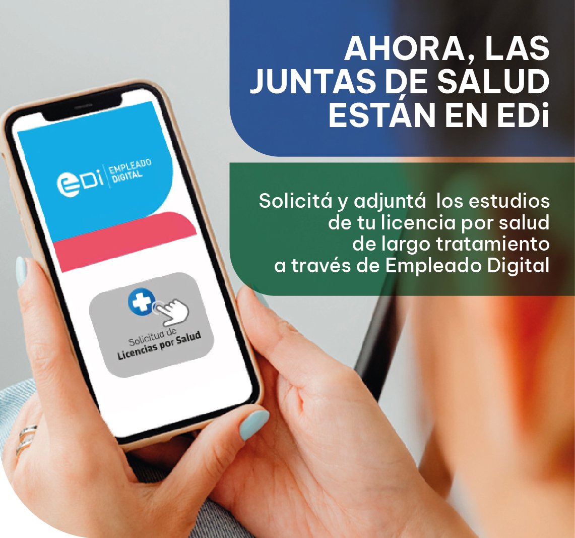 Persona revisando carpeta médica en Córdoba