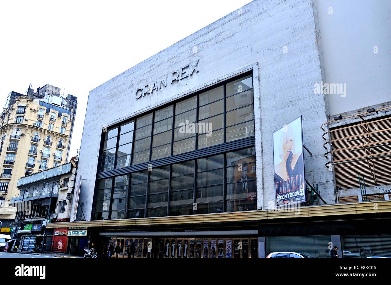 Fachada del Teatro Gran Rex en Argentina