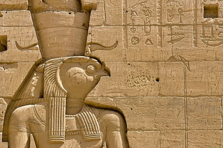 Por qué Amon Ra es considerado el dios supremo en la mitología egipcia
