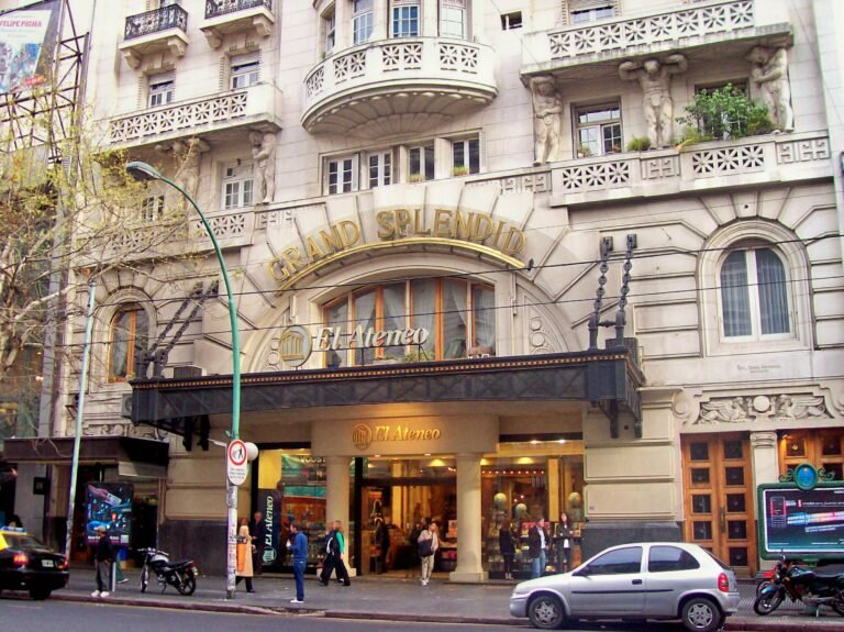 Qué ofrece el Ateneo Grand Splendid Café en Buenos Aires