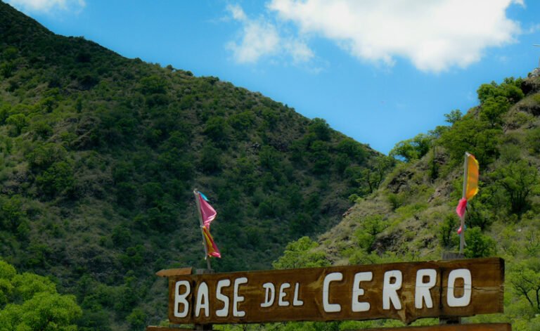Cuánto tiempo se tarda en subir al Cerro Uritorco en Córdoba