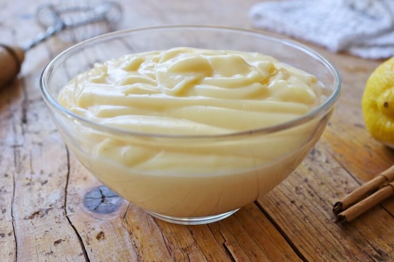 Cómo preparar una deliciosa rosca con crema pastelera en casa