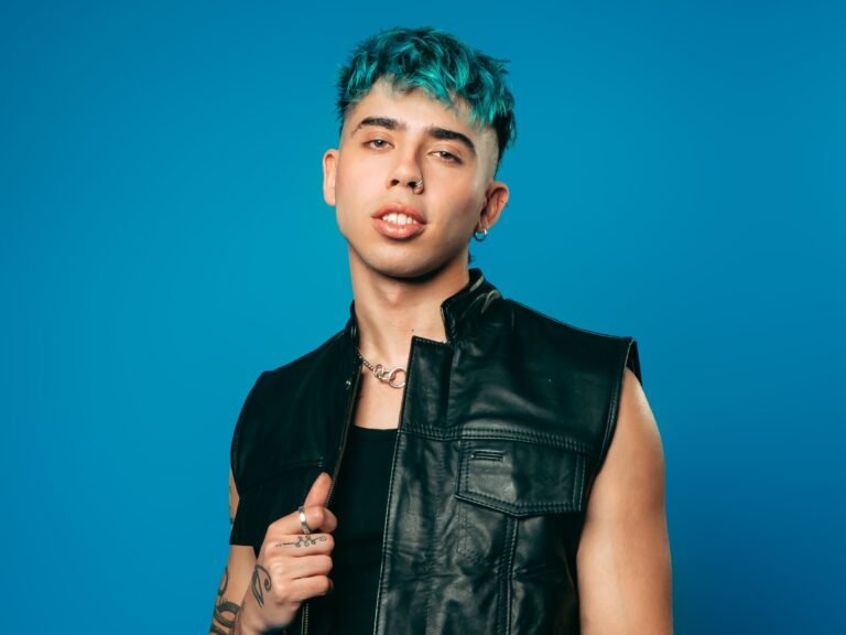 Qué relación existe entre Luck Ra y Chayanne en la música