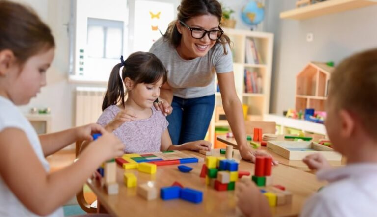 Qué regalos originales puedes hacerle a una maestra jardinera