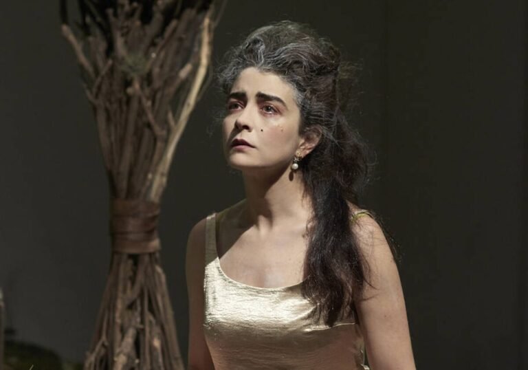 Qué dice «Matate amor» de Érica Rivas sobre el amor y el desamor