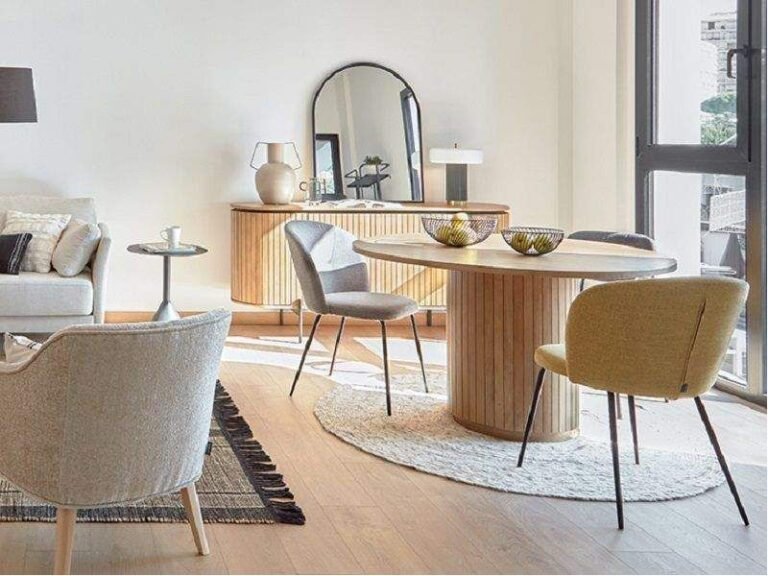 Qué características y ventajas tiene una mesa redonda de pino