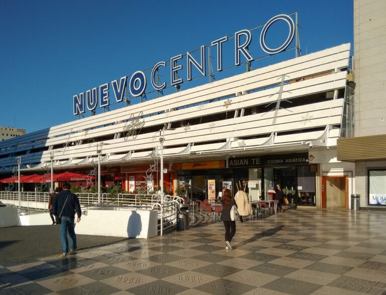 Cuántos años tiene el Nuevo Centro Shopping en Córdoba, Argentina