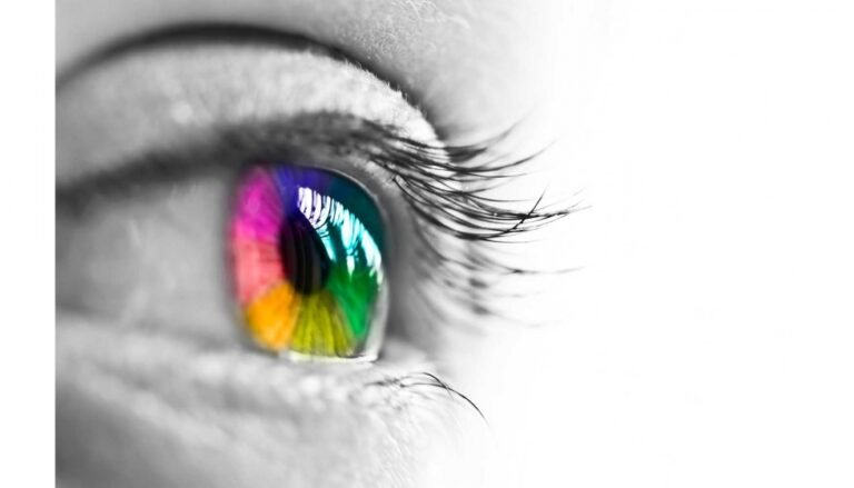 El vestido blanco y dorado o azul y negro, cuál es su verdadero color