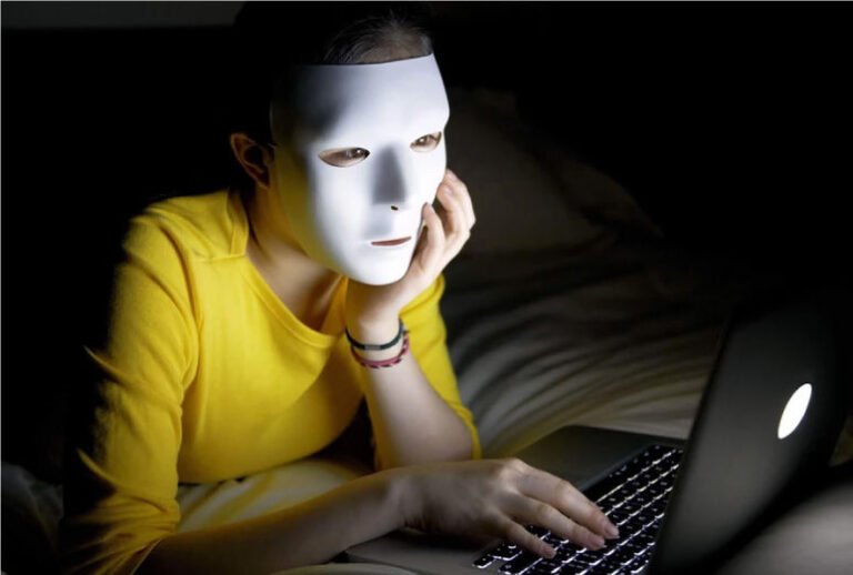 Existen casos reales de estafadores en Tinder y cómo identificarlos