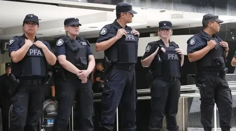 Cuánto es el salario actual de un agente de la Policía Federal Argentina