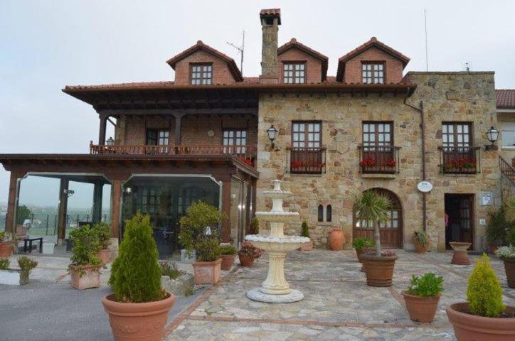 Qué servicios ofrece la Posada Solar del Dique para los huéspedes