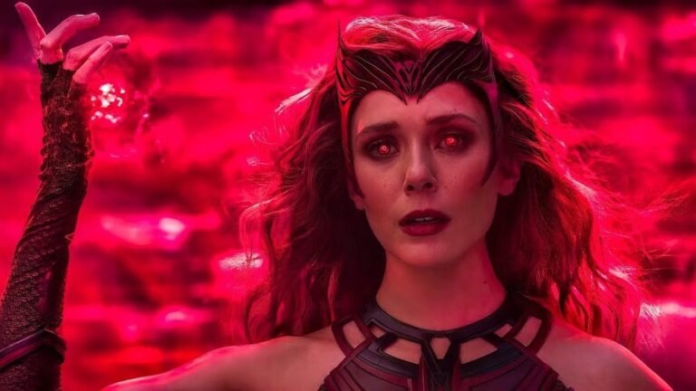 Cómo crear un disfraz de Scarlet Witch de los Avengers fácilmente