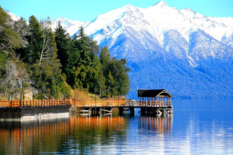 En qué provincia se encuentra la hermosa Villa Traful en Argentina