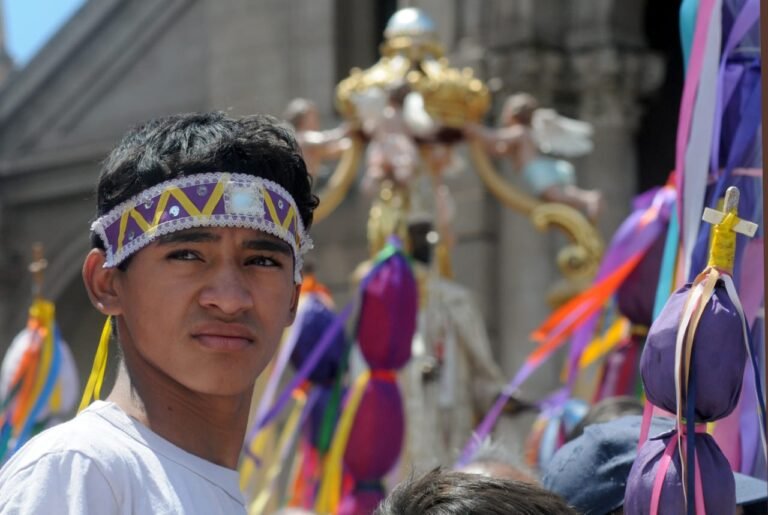 Dónde hablar con personas: Los mejores lugares para socializar en Argentina