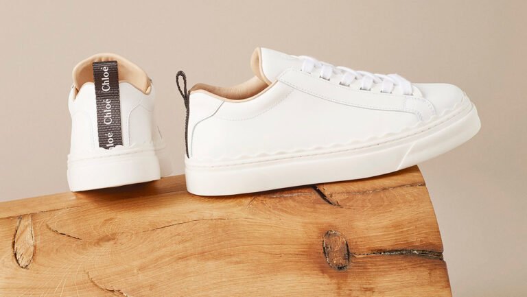 Cómo puedo blanquear mis zapatillas blancas de cuero de forma efectiva